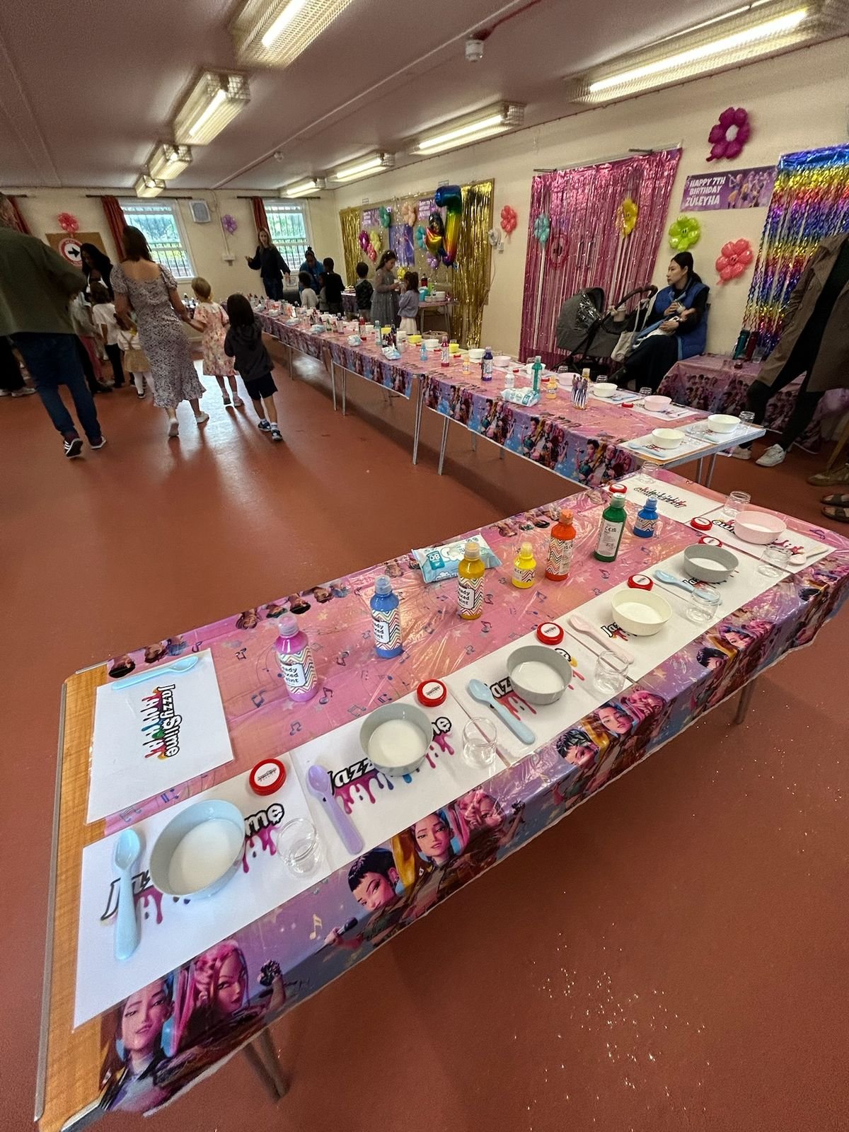 A real Jazzy Slime party setup, styled and ready for guests (9)