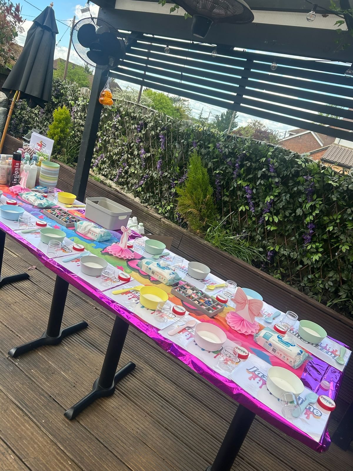 A real Jazzy Slime party setup, styled and ready for guests (10)