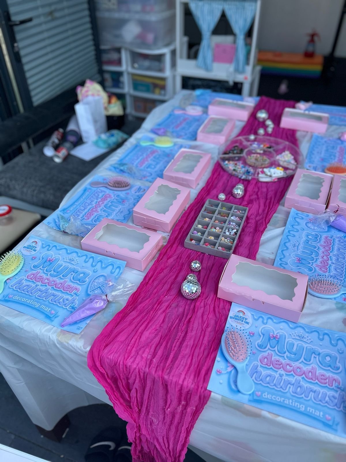 A real Jazzy Slime activity station in use at a party (35)
