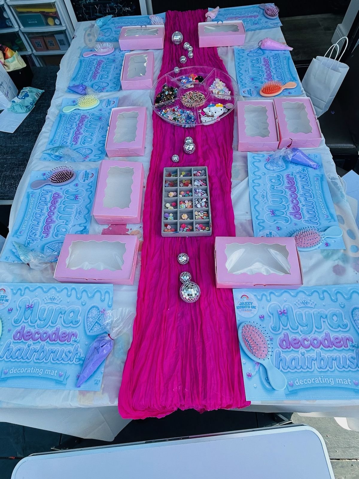 A real Jazzy Slime activity station in use at a party (36)