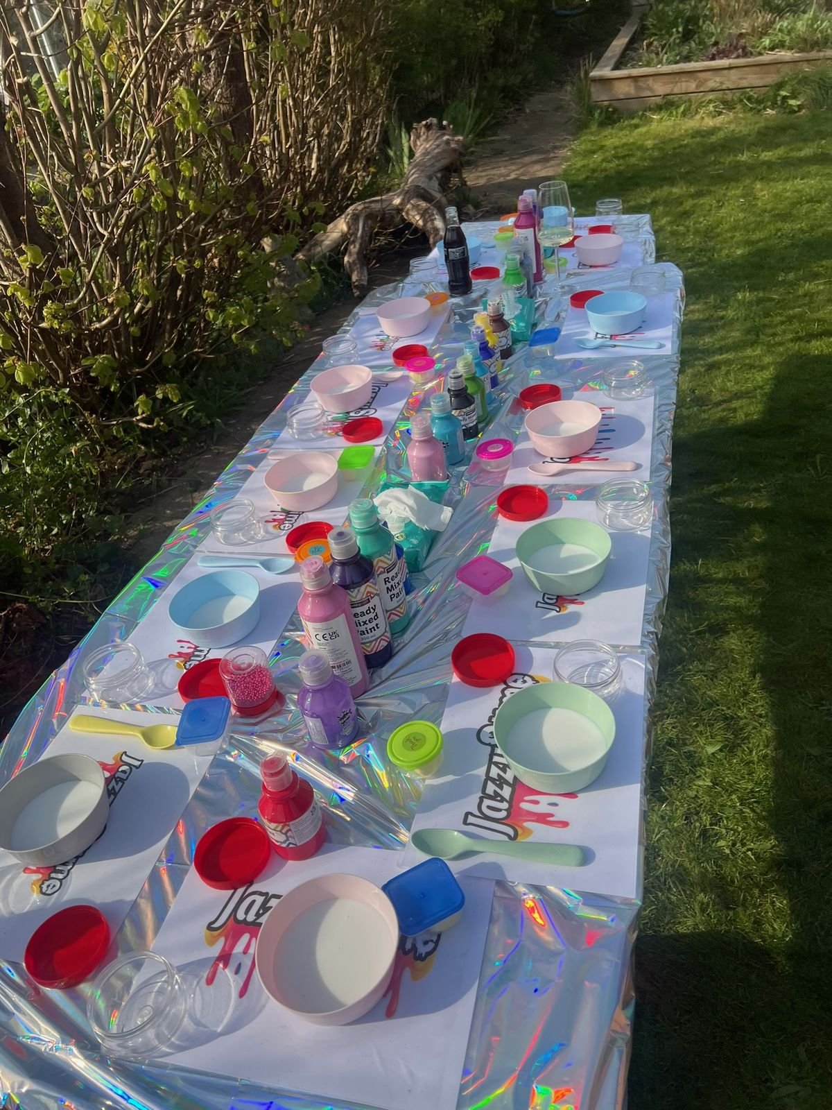 A real Jazzy Slime party setup, styled and ready for guests (16)